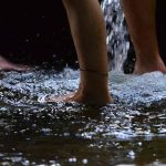 La pratica del pediluvio, una tecnica benefica per tutto il corpo